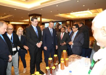 وزير الزراعة يفتتح ورشة العمل الاقليمية لمشروع الاستراتيجيات الجماعية للتكيف مع التغيرات المناخية