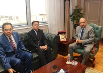 وزير الكهرباء يستقبل سفير ماليزيا بالقاهرة لبحث سبل دعم وتعزيز فرص التعاون والشراكة والاستثمار