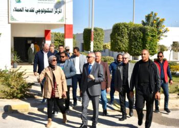 تنفيذاً لتوجيهات وزير الإسكان: مسئولو «الإسكان» يتفقدون مشروعات المرافق والبنية التحتية الجاري تنفيذها بمدينة السويس الجديدة