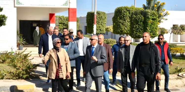 تنفيذاً لتوجيهات وزير الإسكان: مسئولو «الإسكان» يتفقدون مشروعات المرافق والبنية التحتية الجاري تنفيذها بمدينة السويس الجديدة