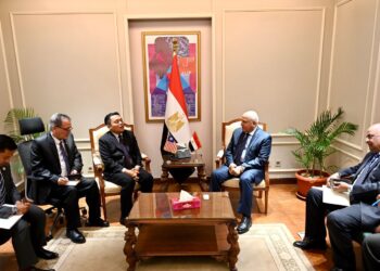وزير الصناعة يستقبل سفير دولة ماليزيا لبحث سبل تعزيز التعاون بين البلدين في مجال الصناعة وزيادة الاستثمارات الماليزية في السوق المصري 