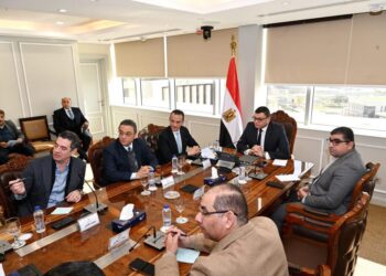 في اجتماعٍ مع الشركة السعودية المصرية للتعمير: وزير الإسكان يتابع معدلات تسويق عدد من المشروعات