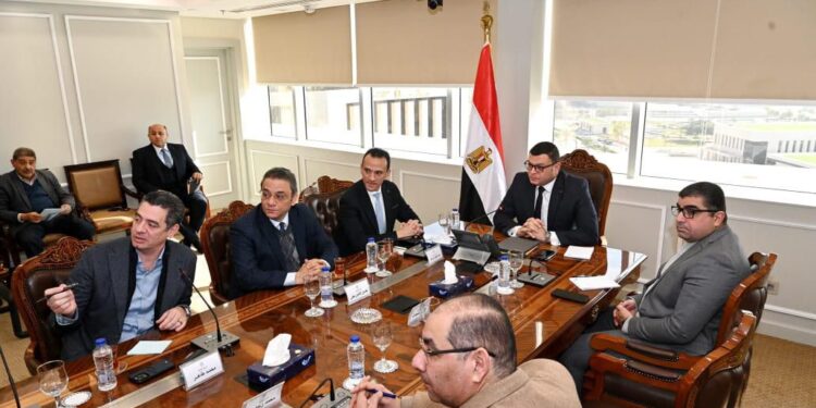 في اجتماعٍ مع الشركة السعودية المصرية للتعمير: وزير الإسكان يتابع معدلات تسويق عدد من المشروعات