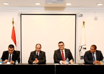 في لقائه مع أعضاء تنسيقية شباب الأحزاب والسياسيين: وزير الإسكان يستعرض جهود الوزارة في عدد من الملفات