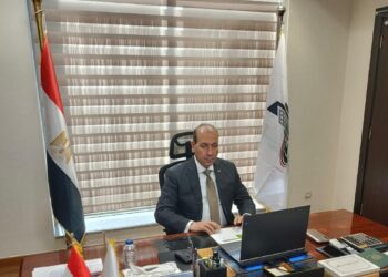 وزير الإسكان يتابع مع رئيس الجهاز المركزي للتعمير موقف تنفيذ 5 مستشفيات لصالح وزارة الصحة 