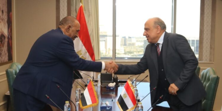 وزير الكهرباء يبحث مع وزير النفط والطاقة السوداني سبل دعم وتعزيز الشراكة والتعاون فى مجالات الكهرباء، والطاقات المتجددة