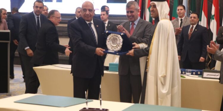 بالإجماع .. مصر رئيسا للمكتب التنفيذي للمجلس الوزاري العربي للكهرباء