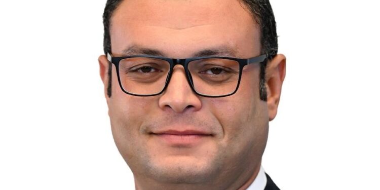 وزير الإسكان يتجه إلى جمهورية الجزائر الشقيقة للمشاركة في فعاليات مجلس وزراء الإسكان العرب ومؤتمر الإسكان العربي الثامن