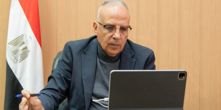 وزير الري يتابع حالة الرى بالمحافظات والإجراءات المتبعة خلال فترة السدة الشتوية والجاهزية للتعامل مع الأمطار الغزيرة والسيول وموقف إيراد نهر النيل