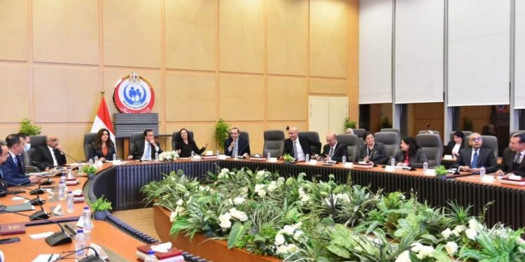 نائب رئيس الوزراء وزير الصحة يترأس اجتماع المجموعة الوزارية للتنمية البشرية لمناقشة نظام شهادة البكالوريا المصرية.. والتوافق على صيغة نهائية تطرحها الحكومة للحوار المجتمعي قبل بدء التطبيق