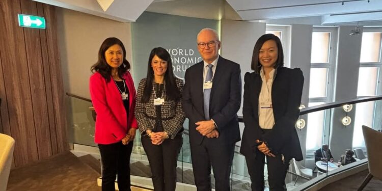 خلال فعاليات منتدى «دافوس» 2025 .. الدكتورة رانيا المشاط تلتقي وزير الاقتصاد التونسي ومدير المنظمة العالمية للملكية الفكرية ورئيس شركة استرازينيكا لبحث ملفات التعاون المشترك