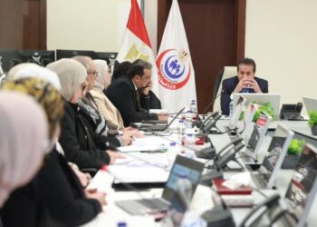 نائب رئيس مجلس الوزراء وزير الصحة والسكان يبحث معدلات التنفيذ بمشروع تطوير أنظمة الرعاية الصحية بمصر