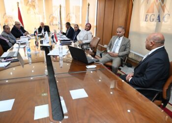 وزير الصناعة يزور المجلس الوطني للاعتماد ويلتقي العاملين بالمجلس ويتراس لجنة الوظائف القيادية