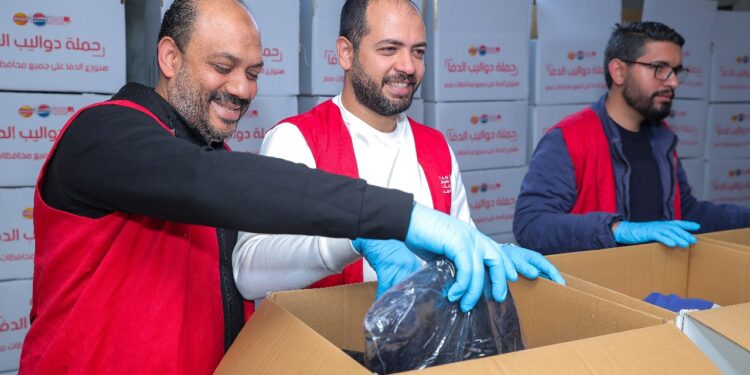 «بيبسيكو مصر» تتعاون مع «بنك الكساء المصري» فى حملة «دواليب الدفا» لتوزيع الملابس الشتوية والبطاطين للمستحقين