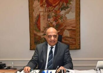 وزير الكهرباء يغادر إلى الإمارات للمشاركة في فعاليات الدورة 15 للجمعية العامة للوكالة الدولية للطاقة المتجددة وقمة أبوظبي للاستدامة