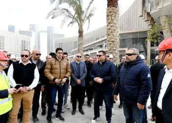 وزير الإسكان يتفقد منطقة الأعمال المركزية بالعاصمة الإدارية الجديدة