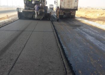 وزير الإسكان يُعلن استكمال المحور الرئيسي بمدينة سفنكس الجديدة الرابط بين عدة طرق ومحاور رئيسية