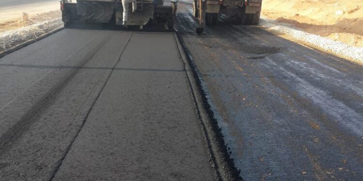 وزير الإسكان يُعلن استكمال المحور الرئيسي بمدينة سفنكس الجديدة الرابط بين عدة طرق ومحاور رئيسية