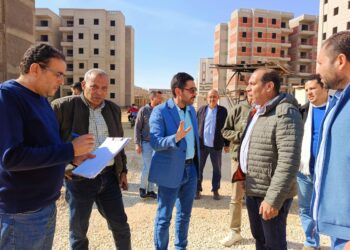 وزير الإسكان يتابع موقف توفيق الأراضي المضافة للعبور الجديدة..ووحدات سكن لكل المصريين