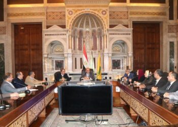 مركز بحوث الصحراء وجامعة هليوبوليس يناقشان سبل التعاون في الزراعة المستدامة