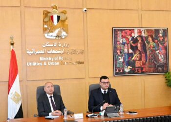 وزير الإسكان ومحافظ القاهرة يترأسان اجتماع اللجنة التيسيرية لمشروع تطوير منطقة مثلث ماسبيرو