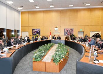 وزير الإسكان يعقد اجتماعا مع عدد من أعضاء مجلسي «النواب والشيوخ» لبحث مطالب دوائرهم