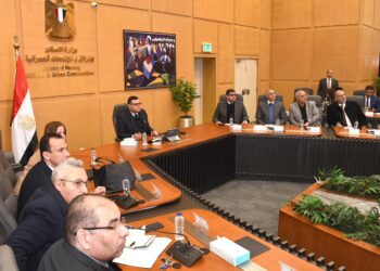 وزير الإسكان يعقد اجتماعه الدورى لمتابعة موقف تنفيذ وحدات الإسكان الاجتماعي بعددٍ من المدن الجديدة