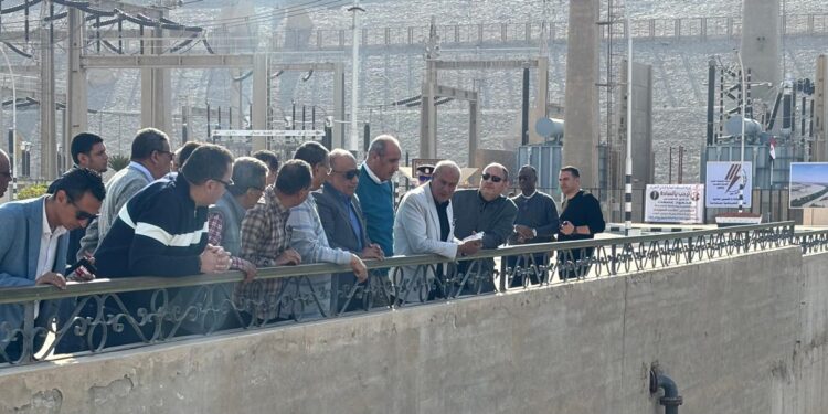 بالتزامن ومرور 54 عاما على افتتاح السد العالي .. وزير الكهرباء يتفقد محطة توليد كهرباء السد العالي بمحافظة أسوان