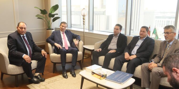 وزير الزراعة يستقبل الوفد الزراعي الأردني ويؤكد على تطلعه إلى الارتقاء بالتعاون بين البلدين إلى المساهمة في تحقيق الأمن الغذائي