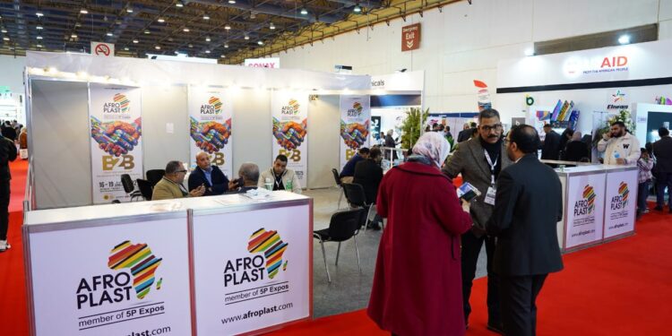 معرض «أفروبلاست» يختتم فعالياته بحضور أكثر من 14 ألف زائر
