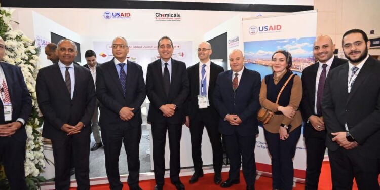 ختام ناجح للدورة الثانية لمعرض «افروبلاست» .. وصغار المصنعين و المصدرين يشيدون بدعم التصديري للصناعات الكيماوية للمشاركة للمعرض