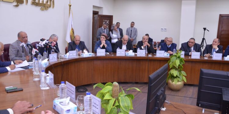 بحضور قيادات المؤسسات والصحف القومية  «الوطنية للصحافة» تستضيف وزير الكهرباء والطاقة المتجددة