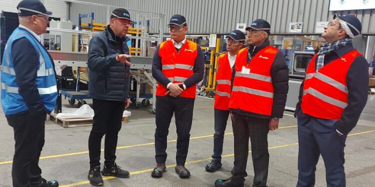 وزير الإسكان يزور مصنع شركة rehlko العالمية لتصنيع المولدات الكهربائية بمدينة بريست بفرنسا