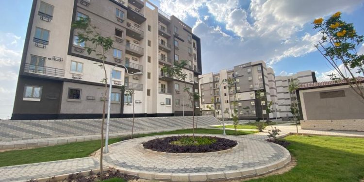 وزير الإسكان يستعرض ملفات عمل ومشروعات قطاع التنمية والإنشاءات بهيئة المجتمعات العمرانية