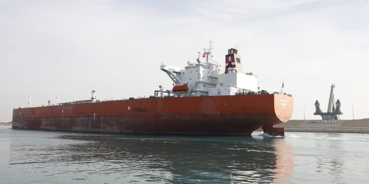 قناة السويس تشهد عبور ناقلة البترول CHRYSALIS في رحلتها الأولى منذ يوليو الماضي