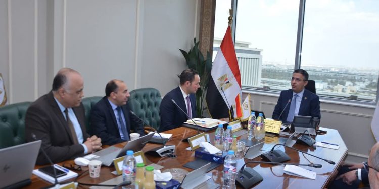وزير التموين يبحث مع رئيس مركز المعلومات ودعم اتخاذ القرار التعاون في تطوير منظومة مراقبة الأسعار