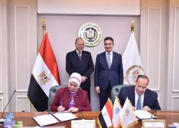 تنفيذًا لتوجيهات رئيس الجمهورية .. وزيرا التموين والعمل يشهدان توقيع بروتوكول تعاون لدعم العمالة غير المنتظمة