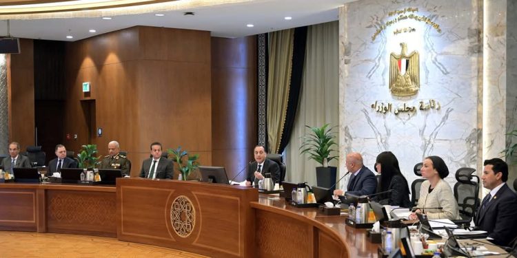 رئيس الوزراء: استمرار جهود الدولة المصرية في العمل من أجل ضمان التنفيذ الكامل لبنود اتفاق وقف إطلاق النار وتخفيف مُعاناة أهالي قطاع غزة