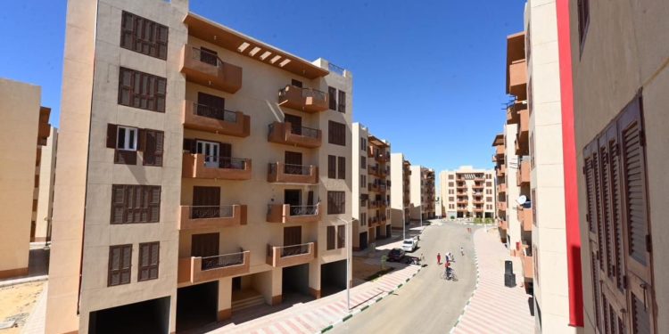 وزير الإسكان: غدا..بدء حجز وحدات إدارية بمساحة 100م2 للبيع بمدينة الخارجة بالوادي الجديد