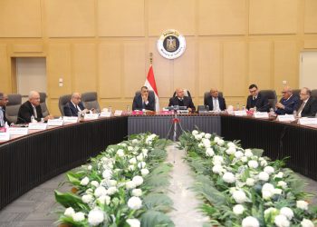 وزير الصناعة يترأس الاجتماع السابع عشر للمجموعة الوزارية للتنمية الصناعية