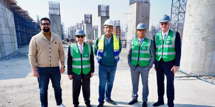 إدارة ومجموعة فنادق أكور العالمية تتفقد أخر تطورات مشروع فيرمونت وتشيد بجهود مجموعة عربية في التنفيذ