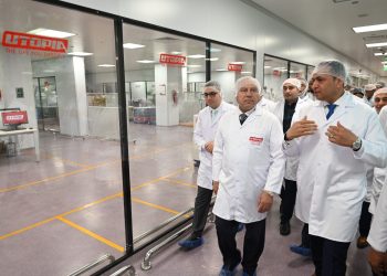 وزير الصناعة يفتتح مصنع شركة السويدي لكابلات الاتصالات .. ويتفقد خطوط الإنتاج بمصنعي يوتوبيا للأدوية وشنايدر إلكتريك للوحات الكهربائية