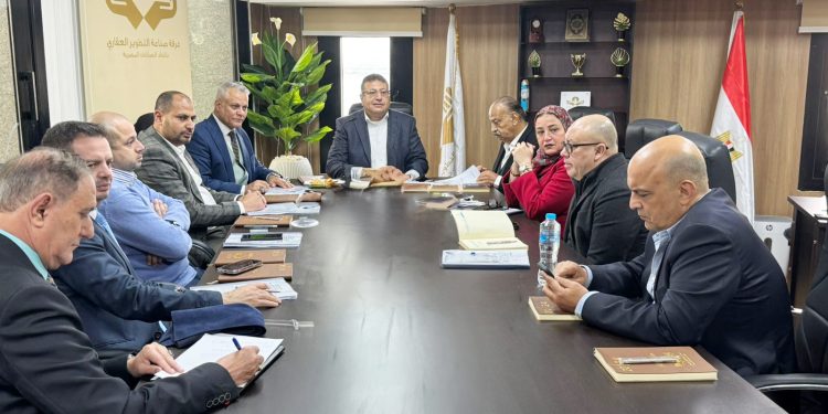 المكتب التنفيذي لغرفة صناعة التطوير العقاري يعقد اجتماعاً لمناقشة مقترحات لتصدير العقار وتنظيم السوق