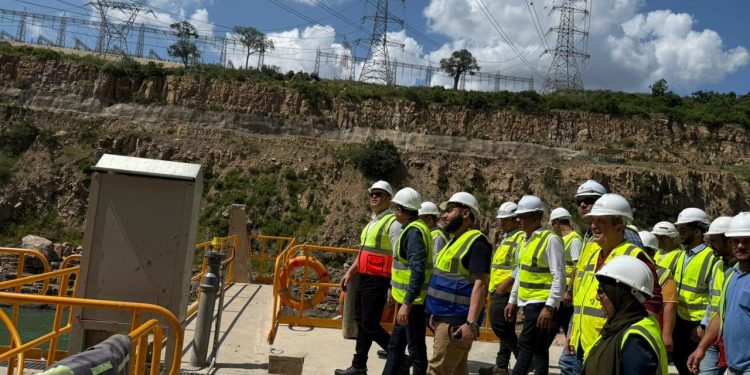 ينفذه التحالف المصري «المقاولون العرب – السويدي إليكتريك»: وزير الإسكان يزور مشروع سد ومحطة كهرباء «جوليوس نيريرى» لتوليد الطاقة بدولة تنزانيا الاتحادية