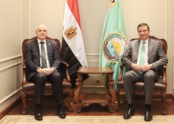 وزير الزراعة وسفير استراليا يبحثان تعزيز التعاون فى التبادل التجاري والثروة الحيوانية ونظم الري الحديث