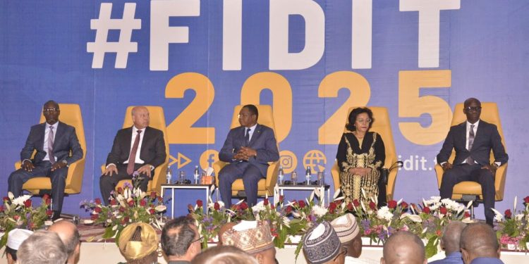 بحضور رئيس وزراء تشاد وكبار المسئولين ومؤسسات التمويل الدولية .. وزير الصناعة يشارك في الجلسة الافتتاحية للمنتدى الدولي لتطوير البنية التحتية