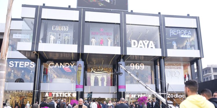 رسمياً إفتتاح وتشغيل أول مول بسوق القماش بمدينة العبور