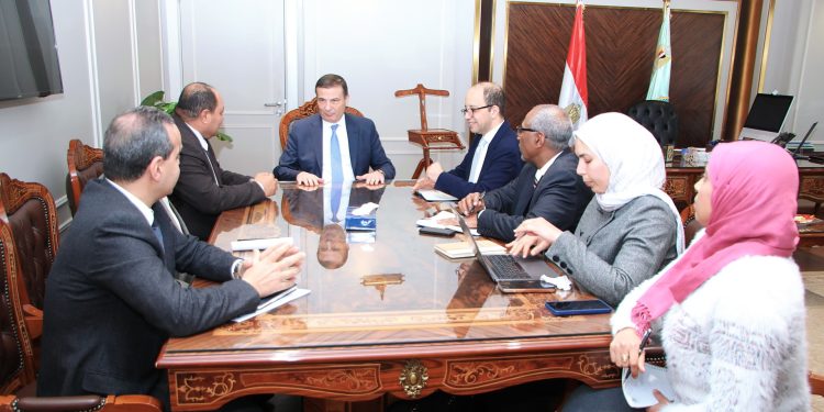 وزير الزراعة يستقبل المدير الإقليمي للإيفاد لبحث سبل التعاون المشترك