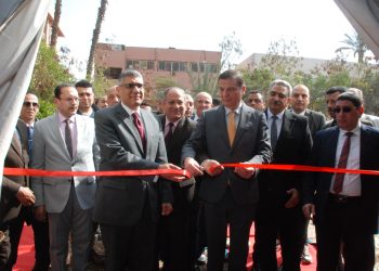 وزير الزراعة ومحافظ الجيزة يفتتحان معرضين للسلع والمنتجات الغذائية ومستلزمات رمضان 