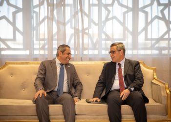 العاصمة الإدارية» و «السفارة الجزائرية» بالقاهرة توقعان عقد بيع قطعتي أرض لبناء المقر الجديد للسفارة بالحي الدبلوماسي 